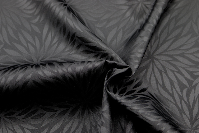 イベントや衣装に最適な光沢感のある素材　ポリエステル綸子　むじな菊　黒  