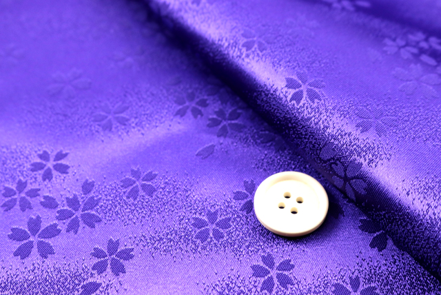 イベントや衣装に最適な光沢感のある素材　ポリエステル綸子　霞桜　青紫 