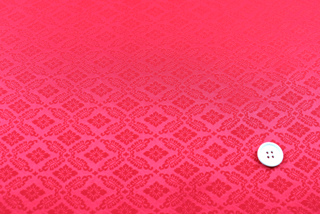 イベントや衣装に最適な光沢感のある素材　ポリエステル綸子　菊菱　赤 