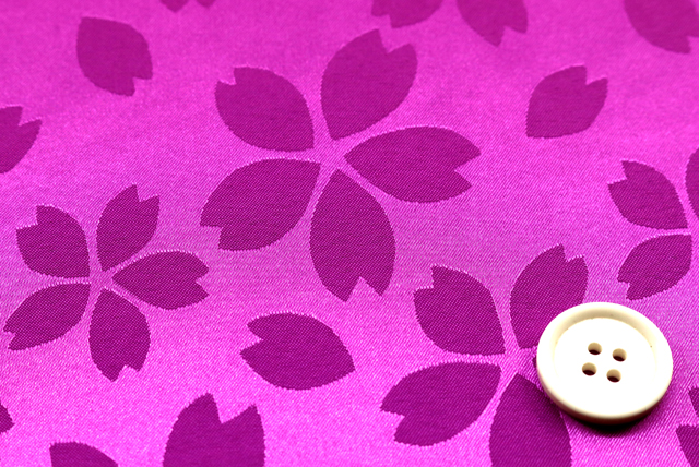 イベントや衣装に最適な光沢感のある素材　ポリエステル綸子　桜尽くし　紫ピンク  