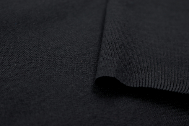 お値打ちな1.5mカット コットン天竺ニット 黒 表面アップ（編み目と質感）