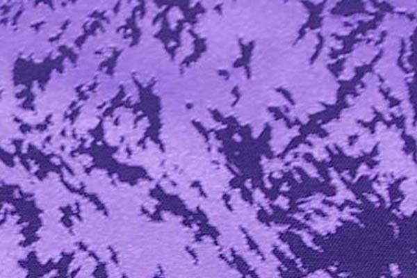 イベントや衣装に最適な光沢感のある素材　ポリエステルジャガード　炎の柄　紫  