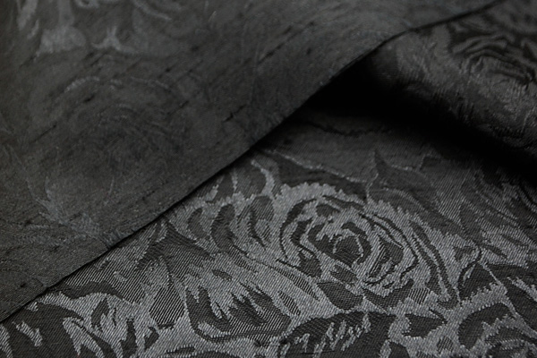 イベントや衣装に最適な光沢感のある素材　サテンシャンブレーシャンタン　ローズジャガード　黒×黒  