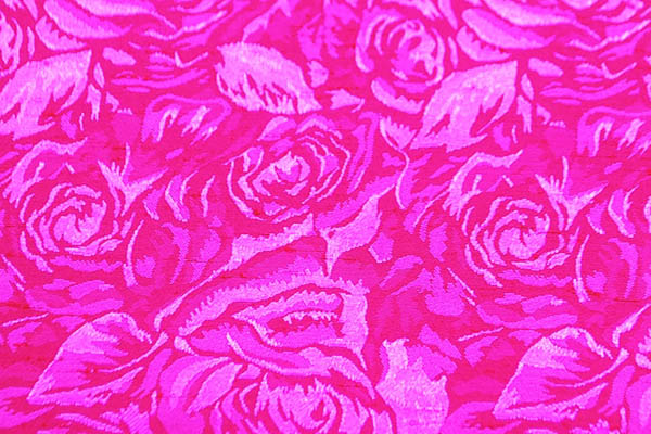 イベントや衣装に最適な光沢感のある素材　サテンシャンブレーシャンタン　ローズジャガード　チェリーピンク×ピンク 