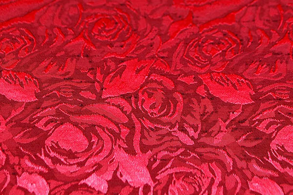 イベントや衣装に最適な光沢感のある素材　サテンシャンブレーシャンタン　ローズジャガード　臙脂×赤 
