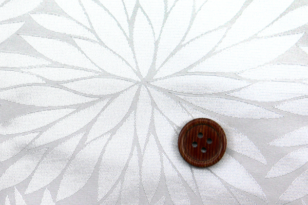 イベントや衣装に最適な光沢感のある素材　ポリエステルジャガード　菊の柄　白  