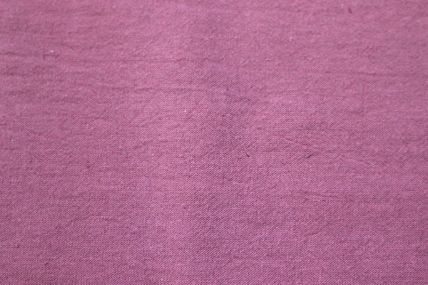 渋い色目の　綿麻キャンバス　ワッシャー（洗い）加工　濃いくすんだピンク 
