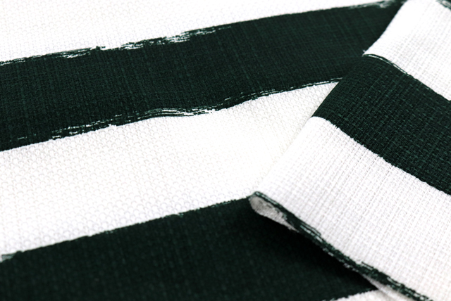 バニラン ビッグボーダープリント カーキグリーン×白 表面アップ(柄のタッチと質感)