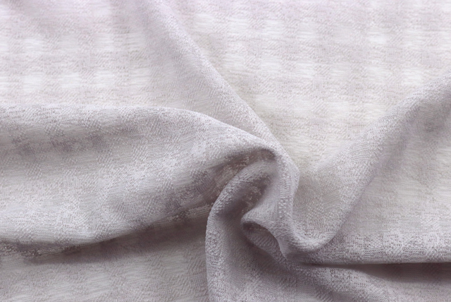 ストレッチチェックニット 薄グレーベージュ ねじりによる伸縮性と質感