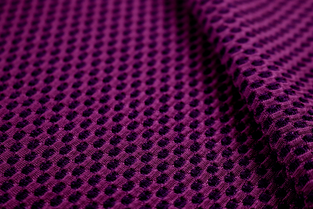 ドビージャガードニット 赤紫 質感アップ