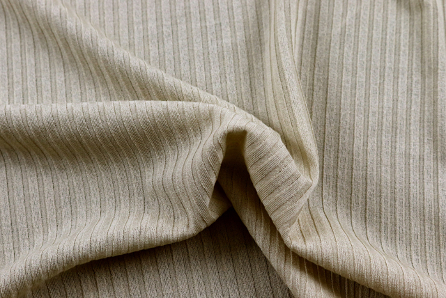 リブニット ベージュ ドレープ