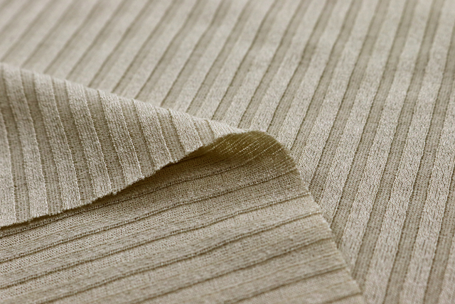 リブニット ベージュ 裏面・折り返し