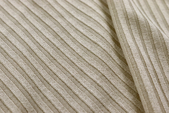 リブニット ベージュ 質感・畝アップ