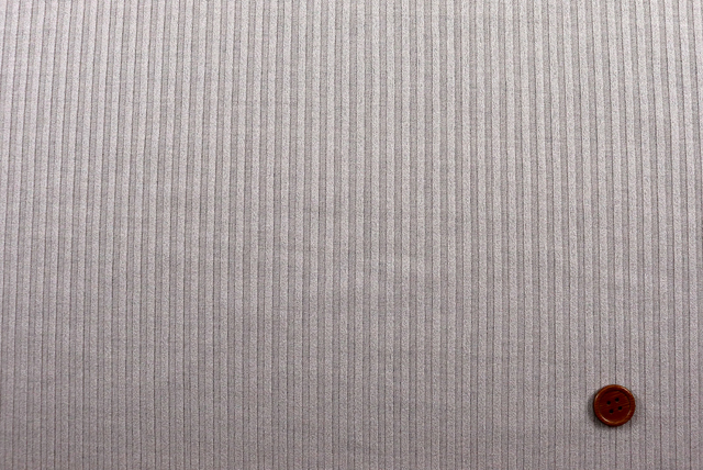 リブニット 灰白色 全体