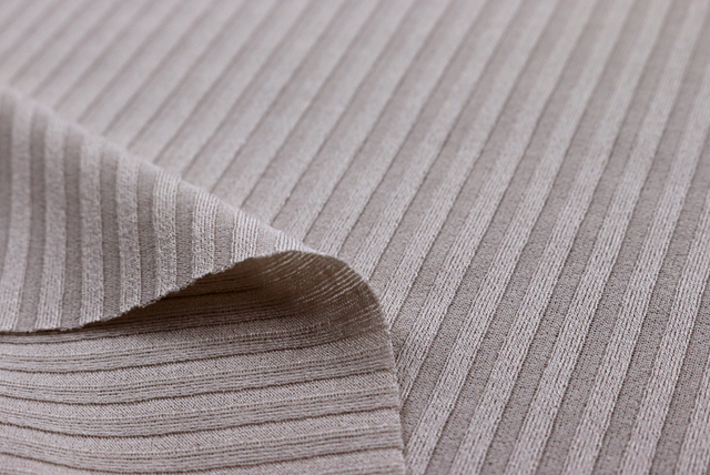 リブニット 灰白色 裏面・折り返し