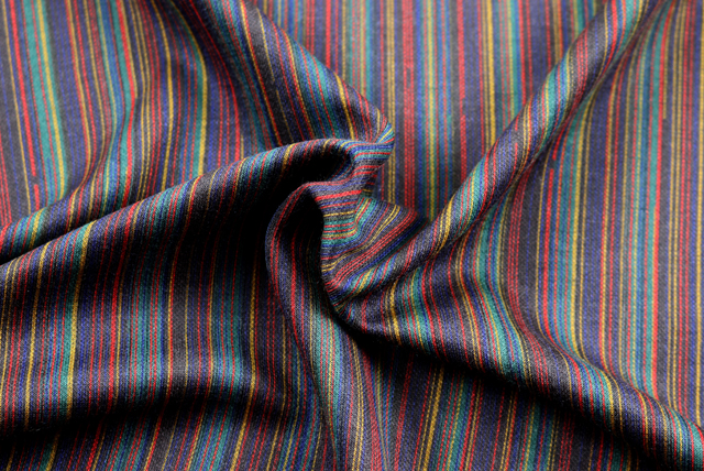 縦縞模様 ダブルニット服地 紺系マルチストライプ ドレープ