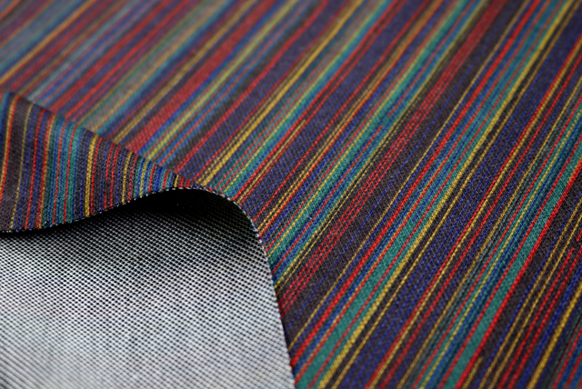 縦縞模様 ダブルニット服地 紺系マルチストライプ 裏面・厚み