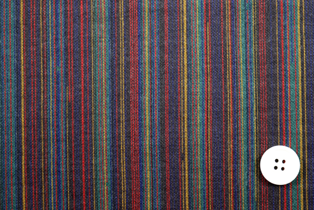 縦縞模様 ダブルニット服地 紺系マルチストライプ 柄アップ（江戸ッ子 210ya）