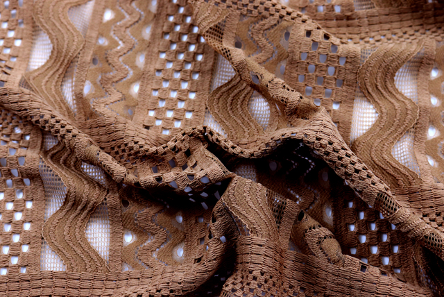 ラッセルレース 濃いベージュ ドレープ