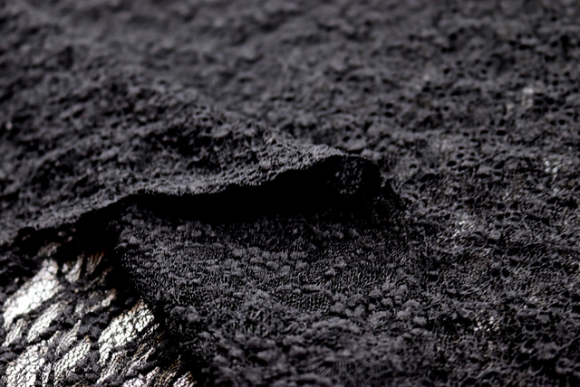 ストレッチ ラッセルレース 黒 生地端・裏側