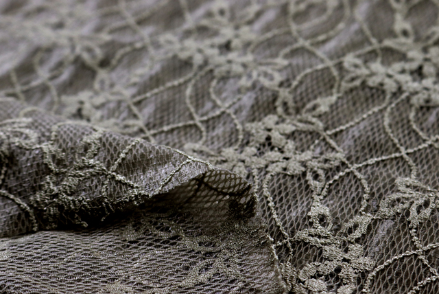 ストレッチレース グレージュ地×ベージュ 生地端・裏面