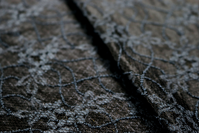 ストレッチレース ダークグレイ地×ブルーグレイ 質感アップ
