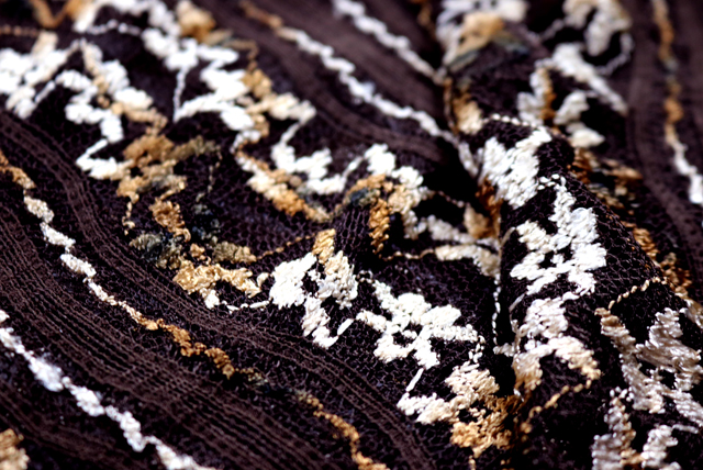 2WAYストレッチ マルチカラーレース 茶色地 表面アップ