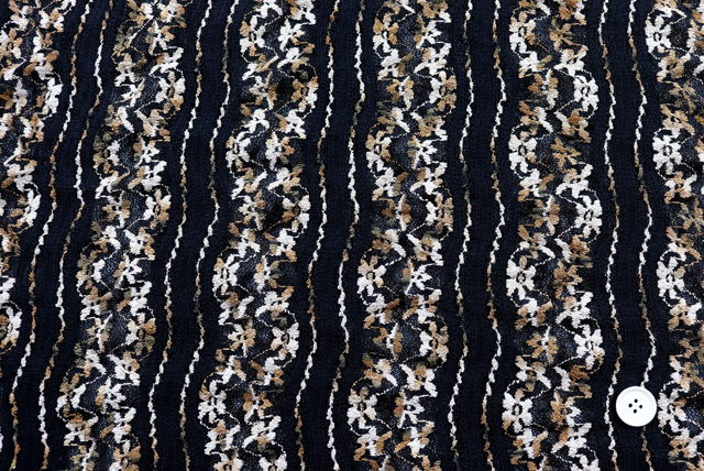 2WAYストレッチ マルチカラーレース 黒地 全体(50mmボタン比較)