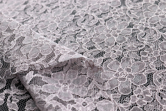 ラッセルレース 花柄 灰桜 耳・透け感