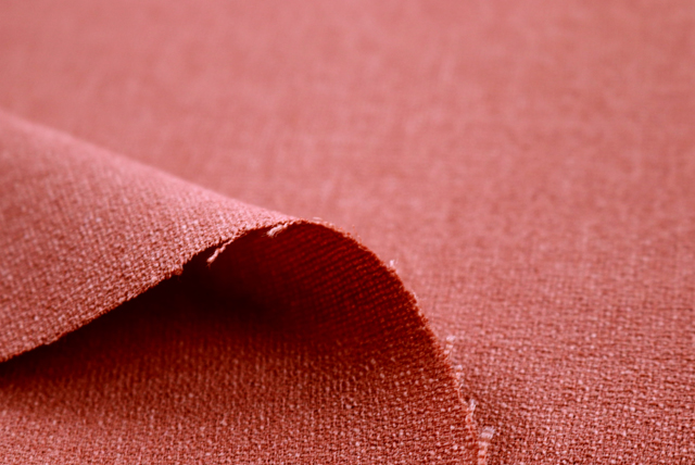 ポリエステルジョーゼット レンガ生地の裏面