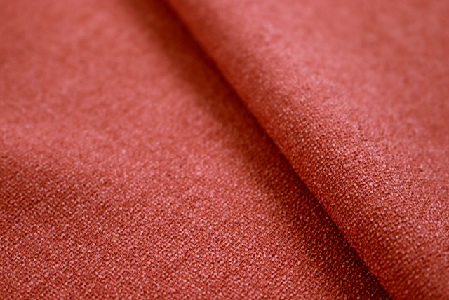 ポリエステルジョーゼット レンガ生地の耳部分