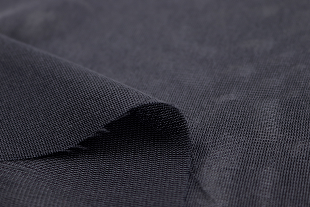 トリアセストレッチ ブラックフォーマル 裏面の質感