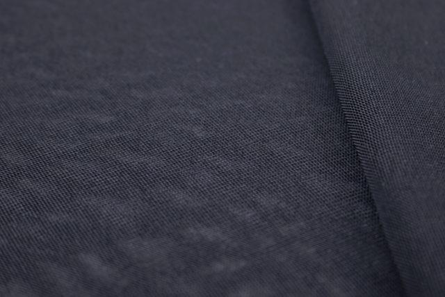 トリアセストレッチ ブラックフォーマル 生地耳部分の確認