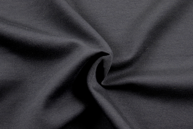 ダンボールニット 黒 全体