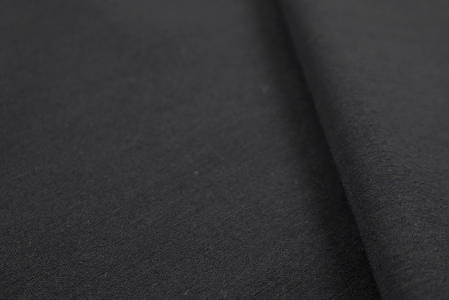 ダンボールニット 黒 質感アップ