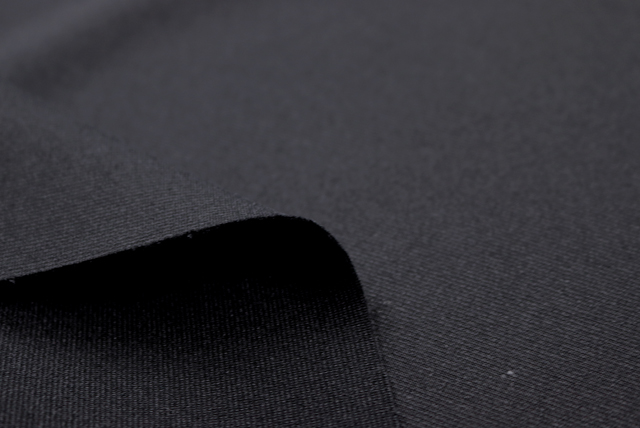 ストレッチ トリアセ ポンチニット 黒 質感アップ