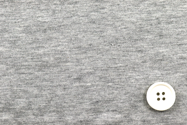 コットン天竺ニット 杢グレイ 20mmボタン比較・色味確認（ニット生地屋 江戸ッ子 210ya）