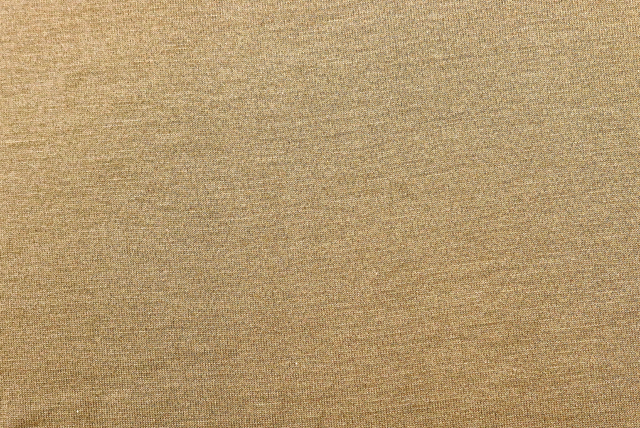 コットン天竺ニット ベージュ 全体（20mmボタン比較）