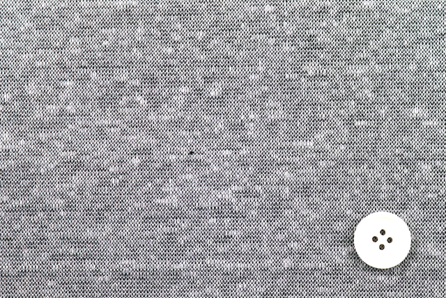 ブライトスラブ ラメ入り天竺ニット 薄いグレイ×シルバーラメ 生地の光沢(江戸ッ子 210ya)