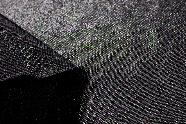 ブライトスラブ ラメ入り天竺ニット 黒×シルバーラメ 裏面・厚み（江戸ッ子 210ya）