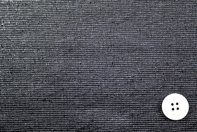 ブライトスラブ ラメ入り天竺ニット 黒×シルバーラメ 光沢と質感（江戸ッ子 210ya）