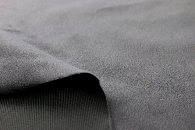 スエード調 ソフトニット ライトグレイ 裏面と薄手感