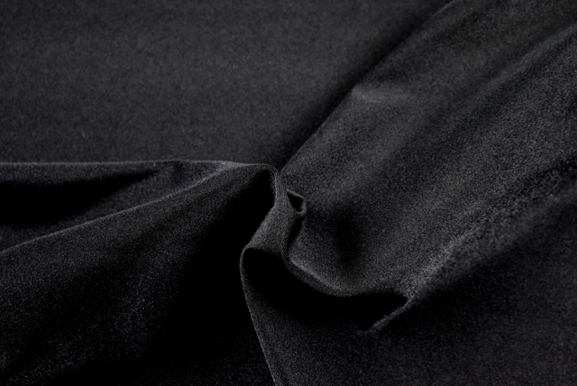 2WAYストレッチ スムースニット 黒 ドレープと光沢感