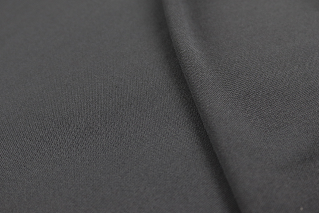 東レ スムースニット チャコールグレイ 生地端と厚み