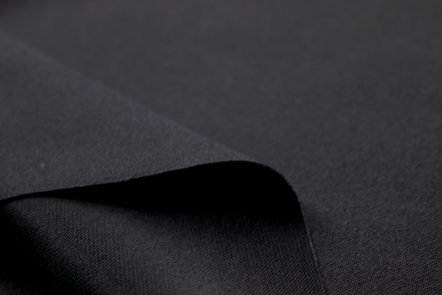 東レ ポンチニット 黒 生地端と厚み