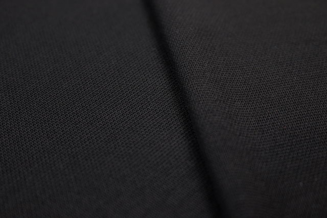 カチオン ダブルフェイスニット 黒 裏面アップ(ダブルフェイス構造)