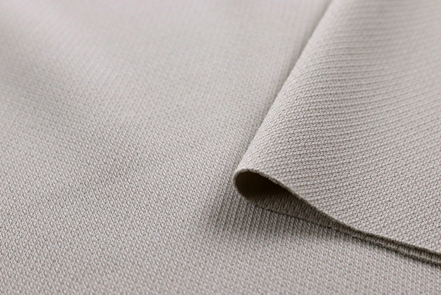 東レ ダブルニット グレージュ 厚みの目安(折りで確認)(江戸ッ子 210ya)