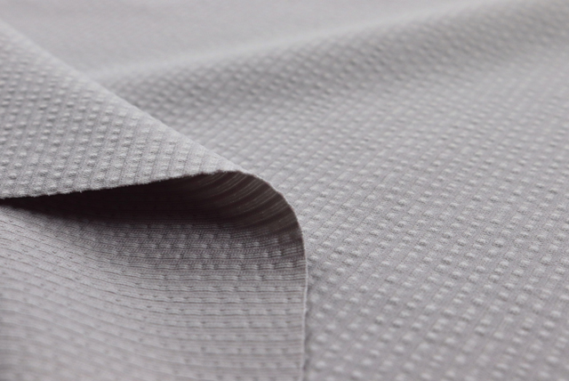 2WAY ストレッチ サッカー調ニット うすグレイ 裏面と凹凸感のアップ（江戸ッ子 210ya）