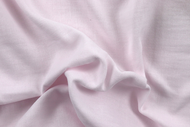 W巾のコットンダブルガーゼ ベビーピンク ドレープ感とやわらかな落ち感（江戸ッ子 210ya）