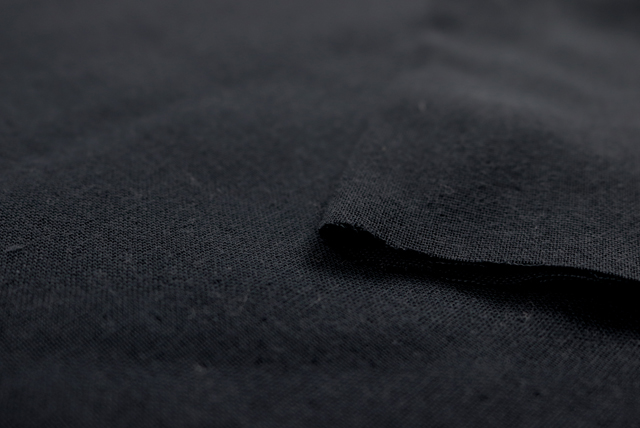 W巾のコットンダブルガーゼ 黒 断面と厚み感の確認（江戸ッ子 210ya）